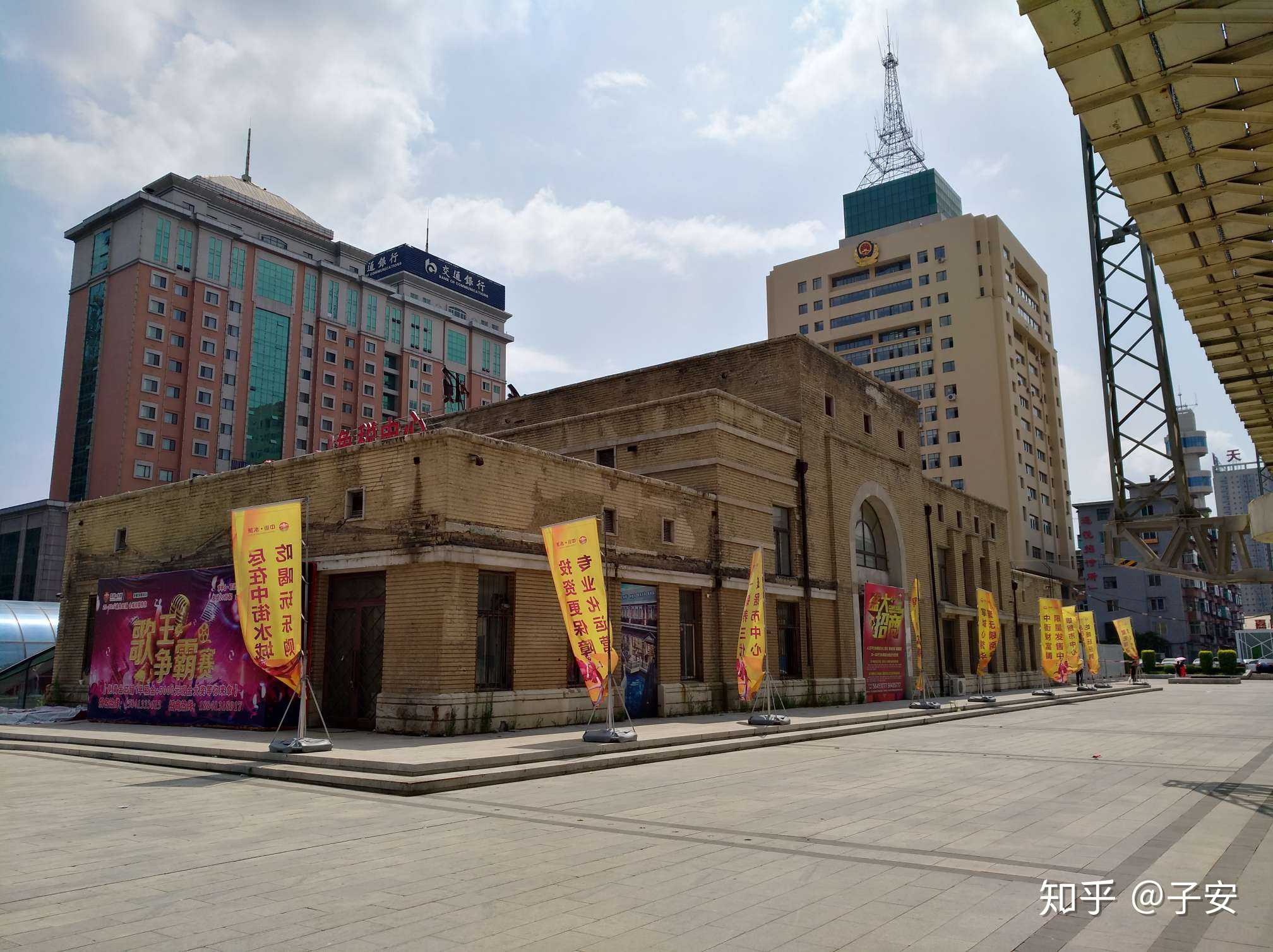 历史悠久的抚顺站老站房,作为当地历史的见证,没有得到很好的保护,一