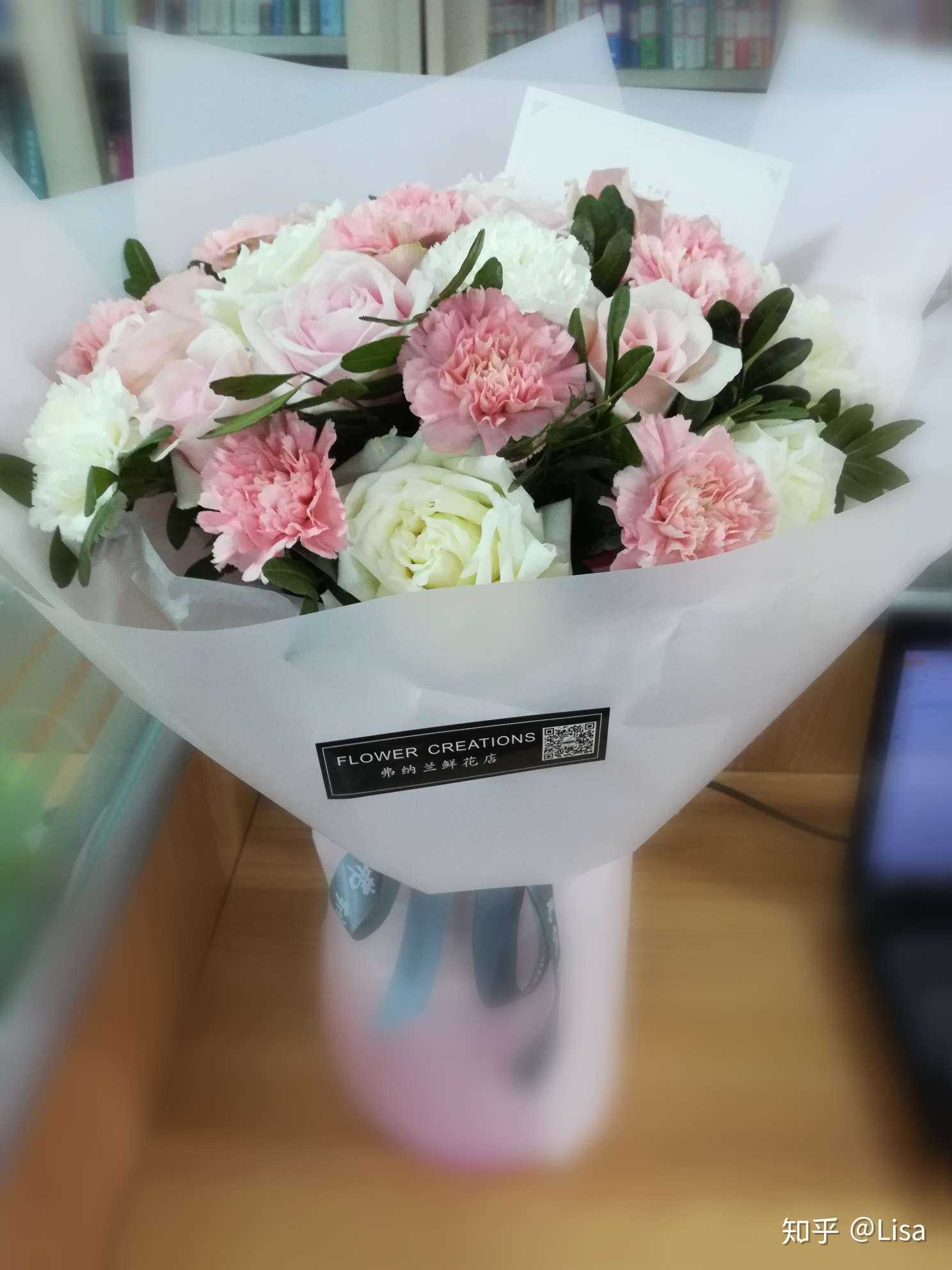 摄影# 可能是在校期间送的最后一束花了.