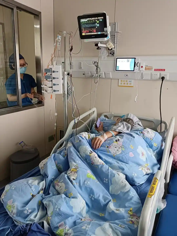 弟弟出生时冻存的脐带血，15 年后成为再障哥哥的「救命血」，背后有哪些医学原理？