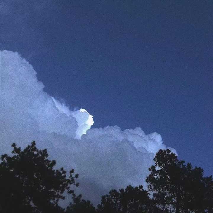 有没有一张让人一看就觉得你很有意思的照片?(适合做qq背景)?