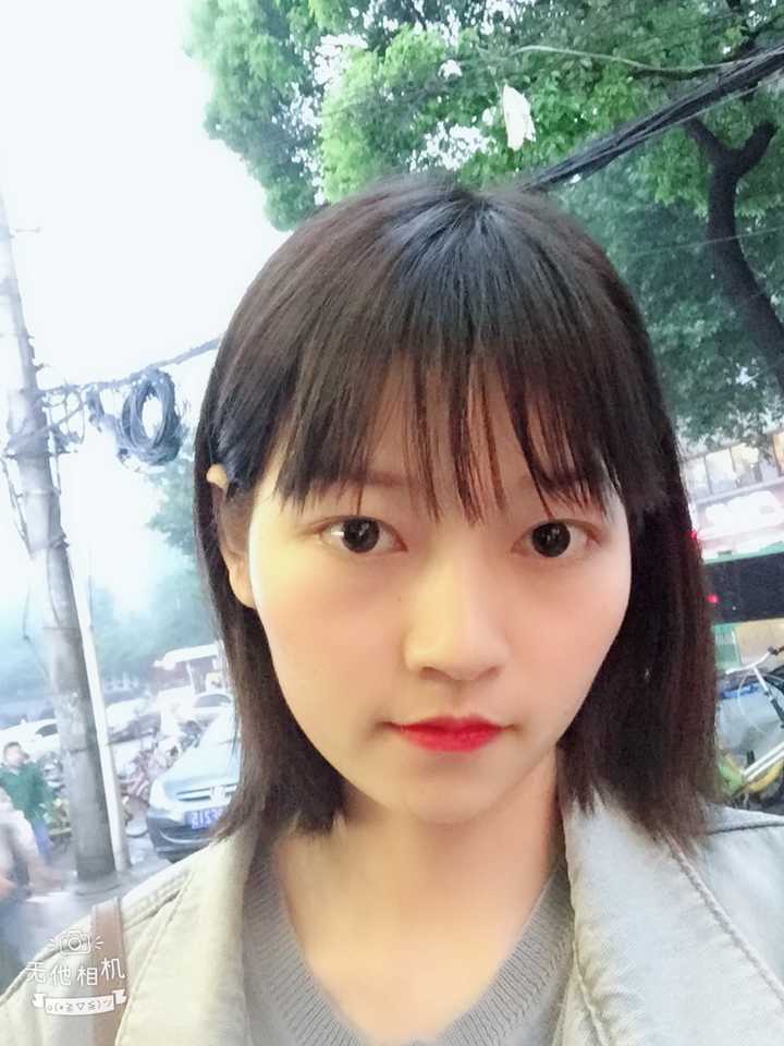 脸大的女生剪短发会比留长发好看一点吗?