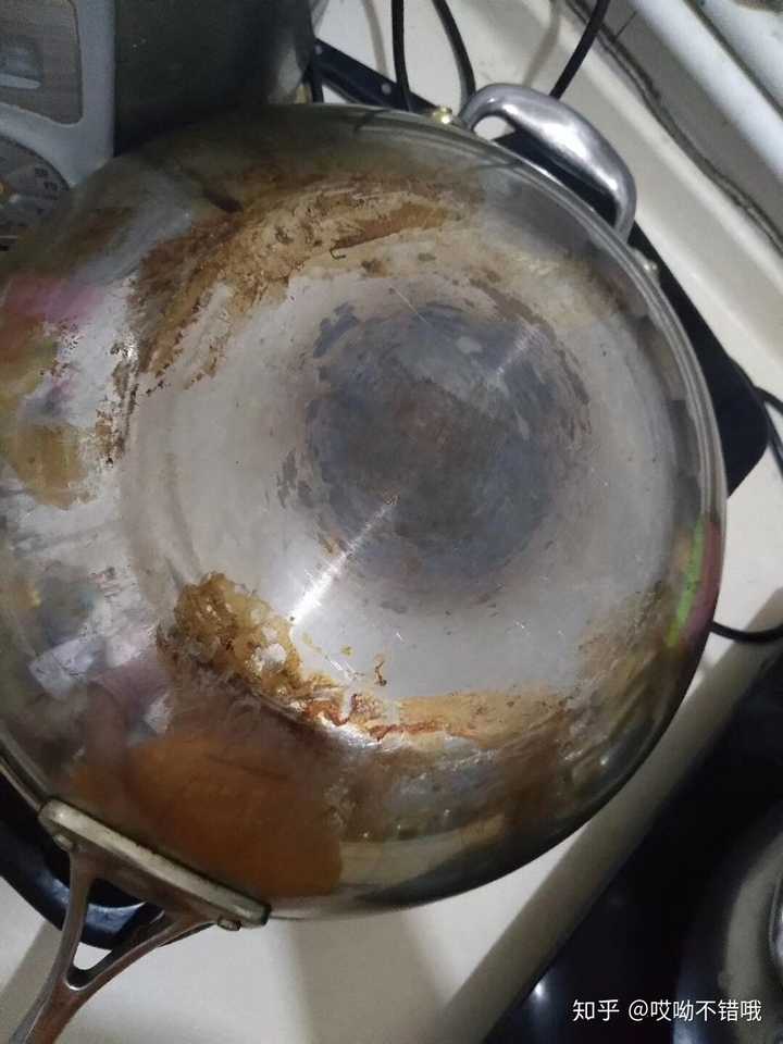 不锈钢锅烧黑了怎么办 不锈钢锅有毒吗?