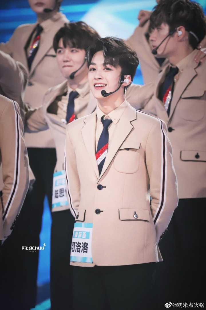 如何评价《创造营2019》的何洛洛?