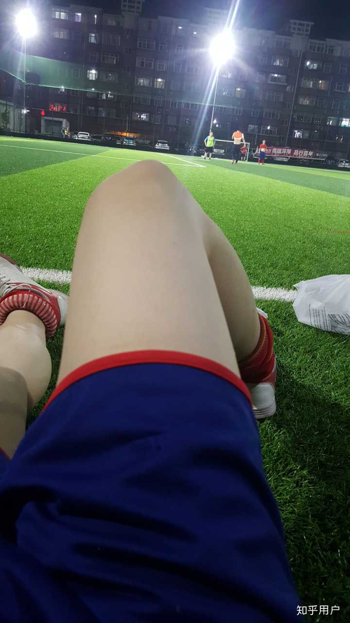 男性的腿是不是比女性的腿更显细?