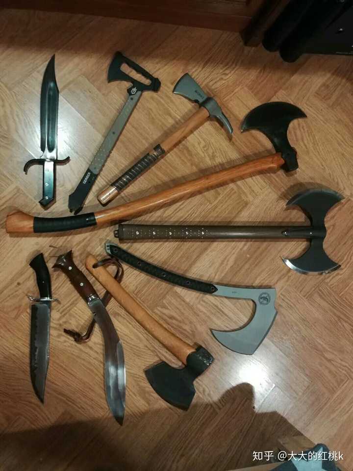 在找不到枪支的情况下,日本武士刀,甩棍,棒球棍,哪种武器适合应对丧尸