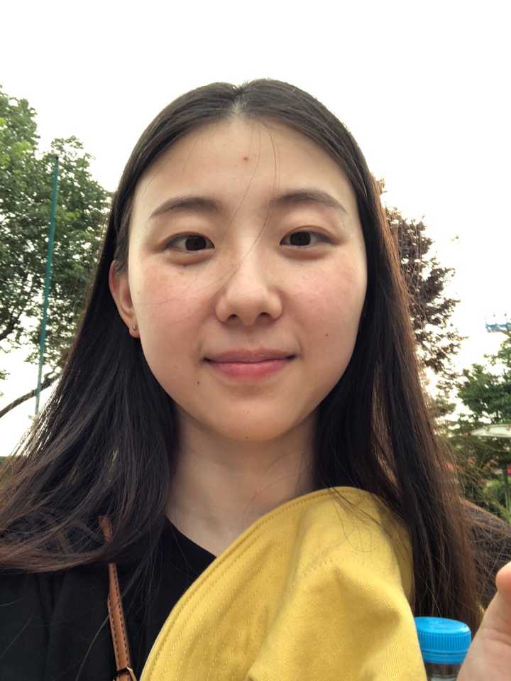 然后是美颜相机拍的,同一天照的