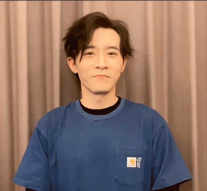 郑棋元有哪些出圈的图片?