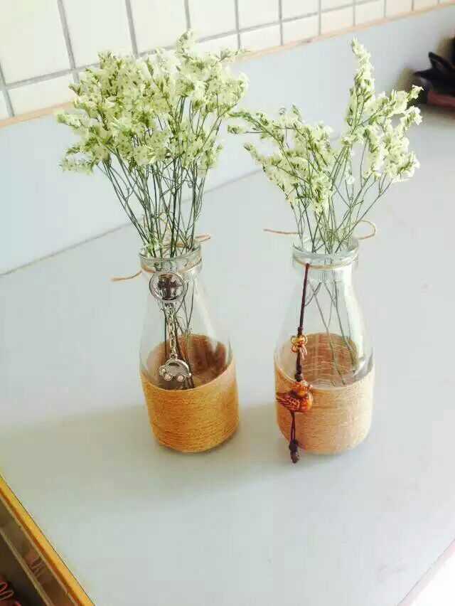 喝完后的牛奶瓶