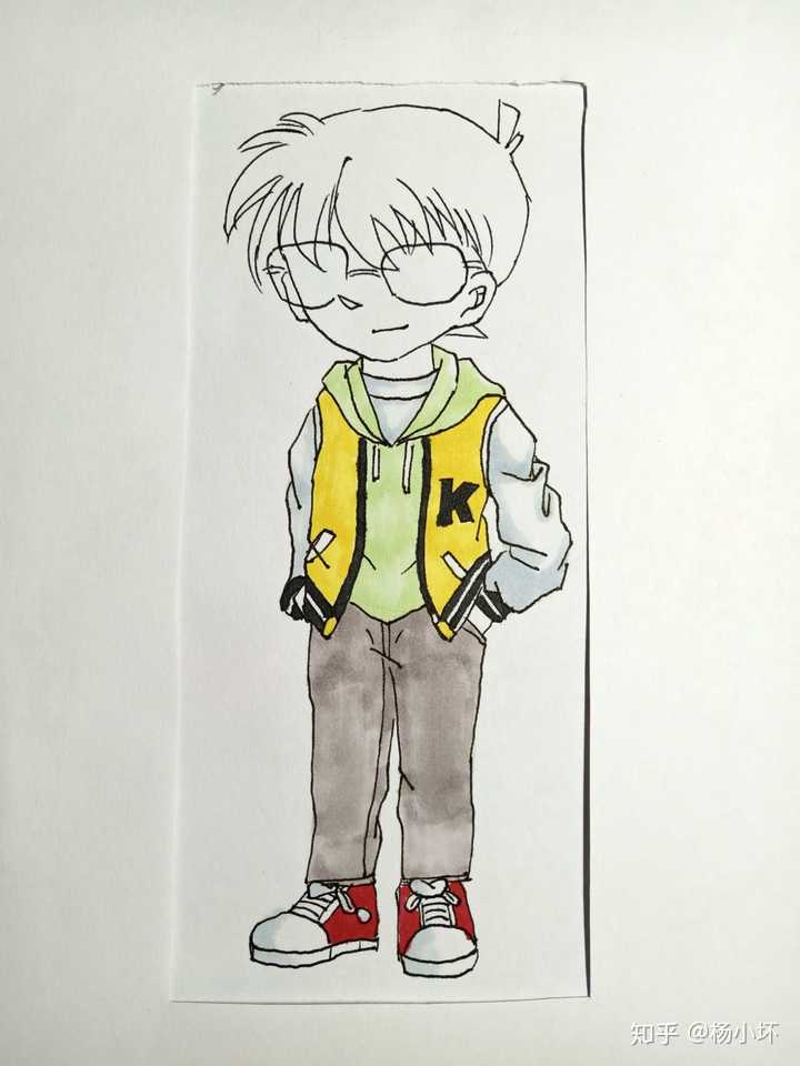 如何评价柯南的衣着搭配?