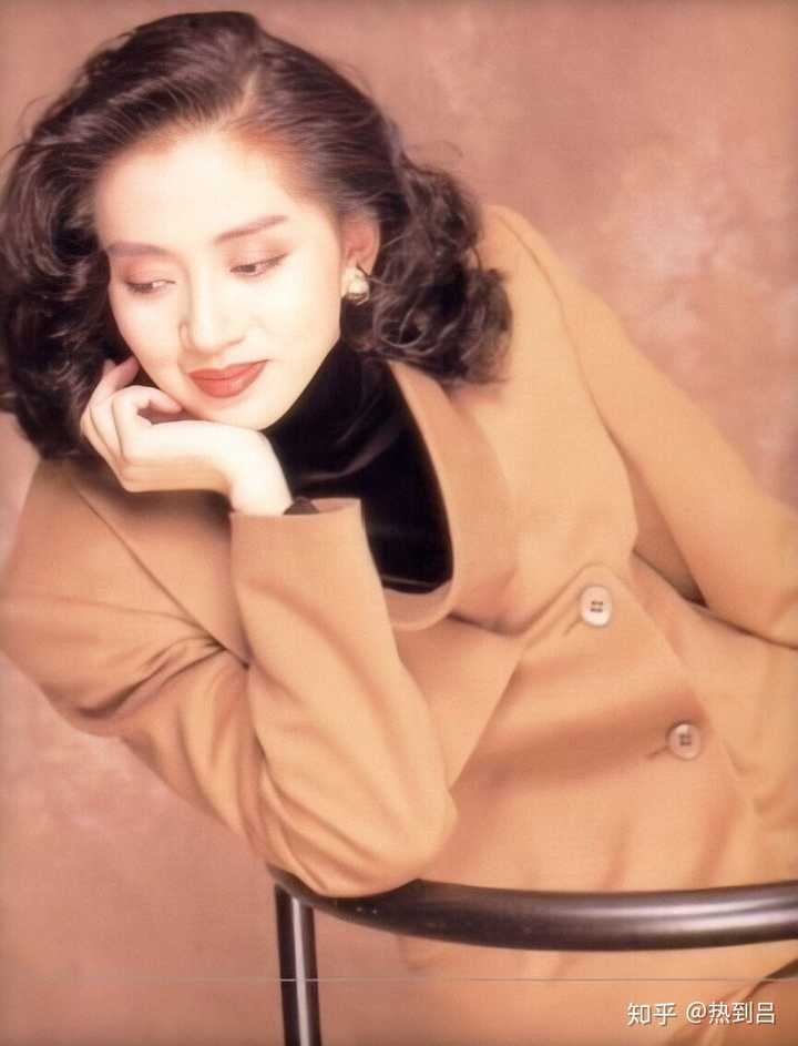 大家觉得梅艳芳好看吗?