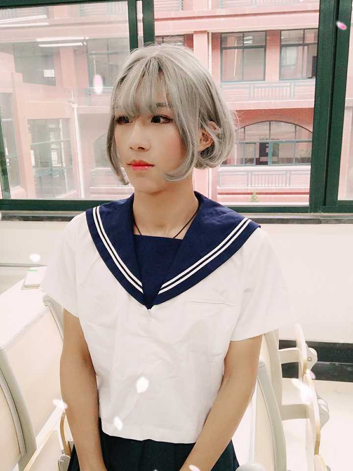 和女朋友一起穿jk制服是种怎样的体验?