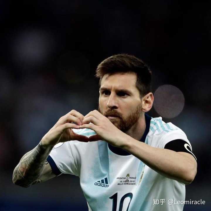 不讨论球技,c罗和梅西谁颜值更高?