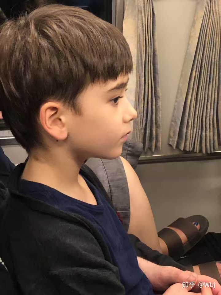 白黄混血儿在国人审美里属于高颜值吗?如果是,原因是什么?