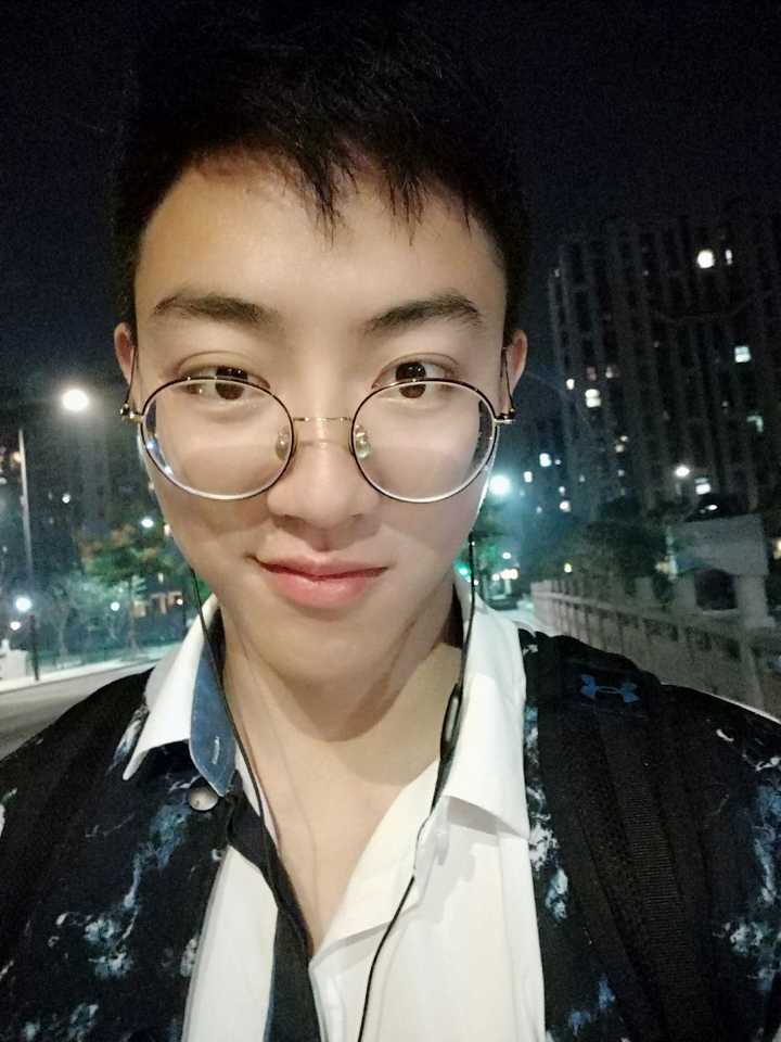 主观感受的先天身材不配素颜的脸是种怎样的体验?