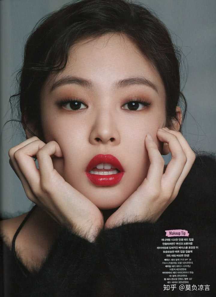 jennie开始就再也出不来了 我觉得她眉毛眼睛鼻子嘴巴脸型牙齿都是我