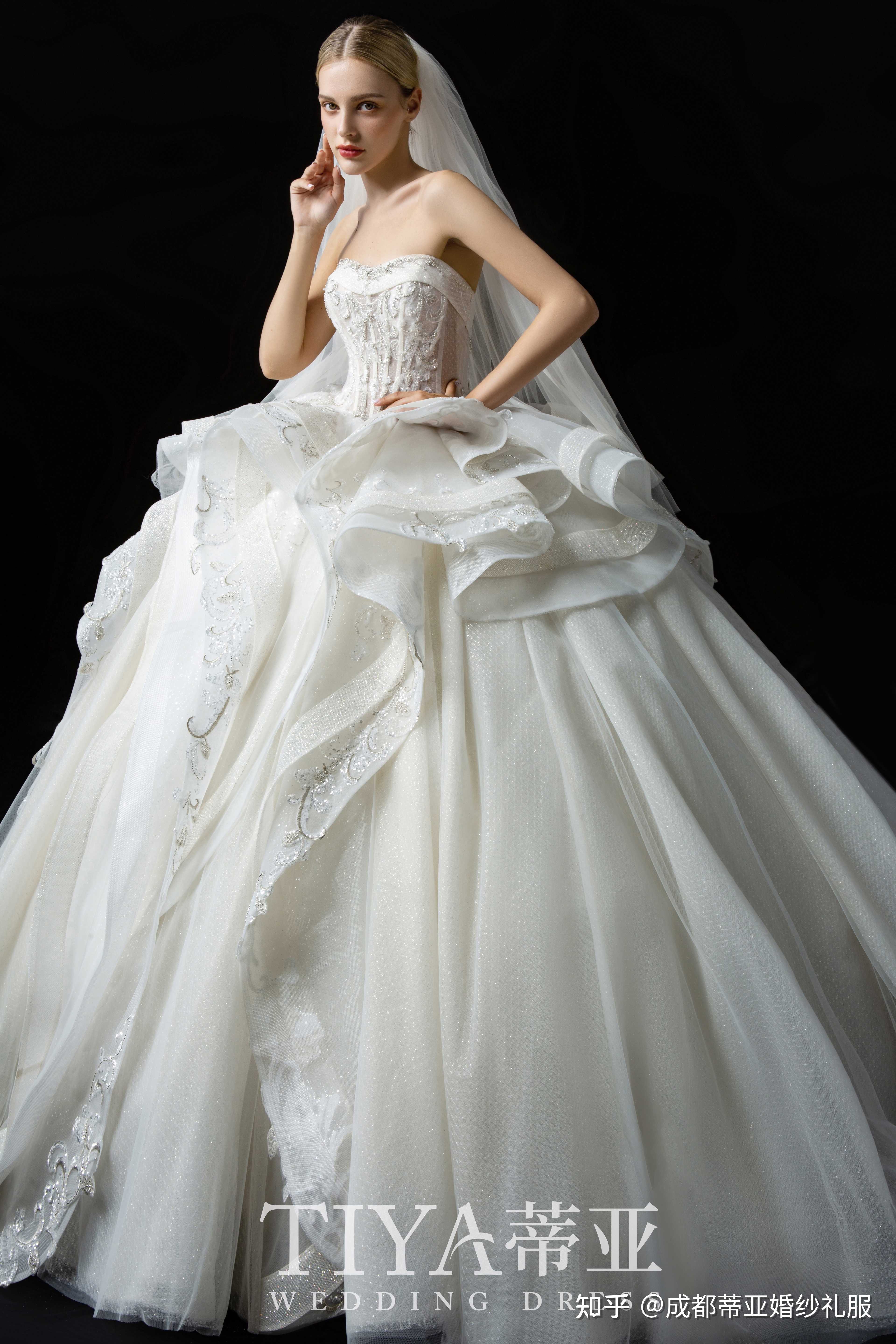 成都蒂亚婚纱礼服 的想法: tiya61婚纱推荐 我飞向宇宙 却被你逮回