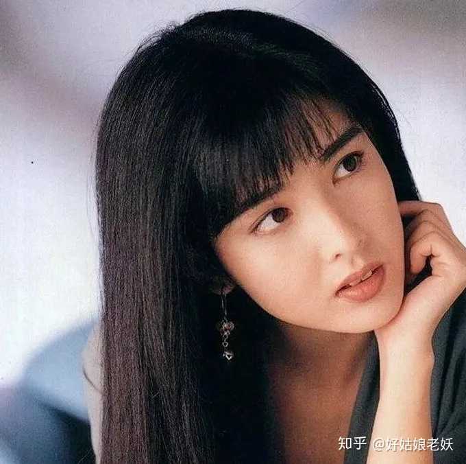 怎样画九十年代港台女明星的妆容(复古风)?