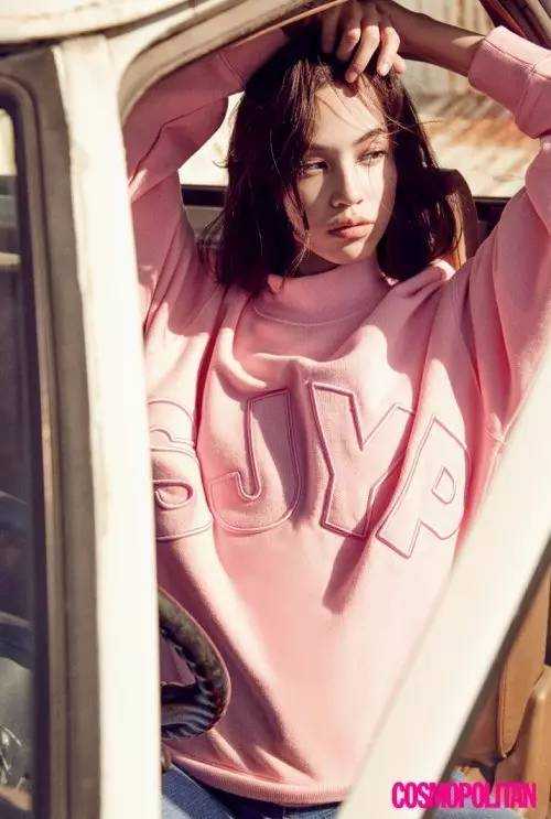 的名字大家可能会觉得很怪,这是由于品牌的设计师是一对儿叫做steve j