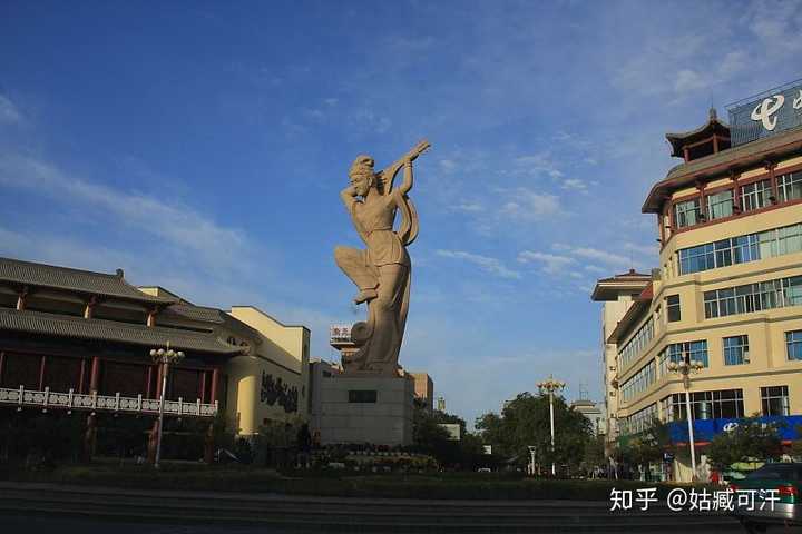 敦煌街道很干净