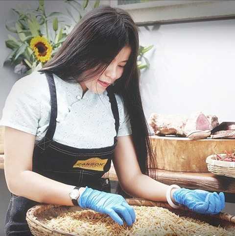 韩小姐叫韩冰,安徽