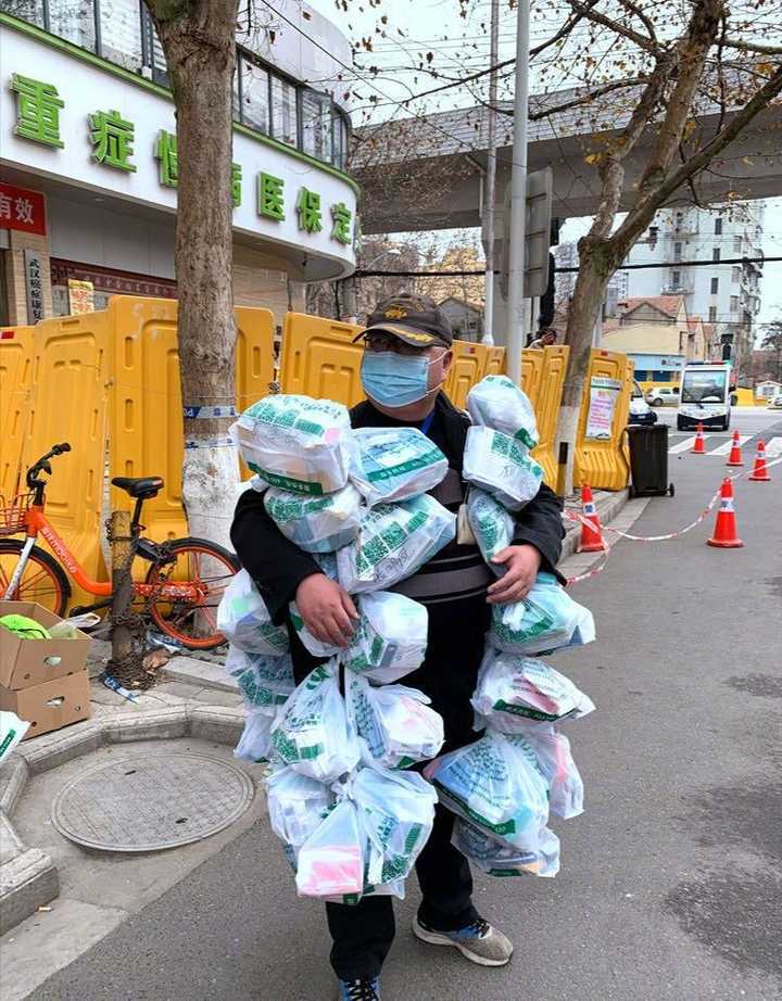 疫情期间,你拍过最难忘的一张照片是什么?有什么故事?