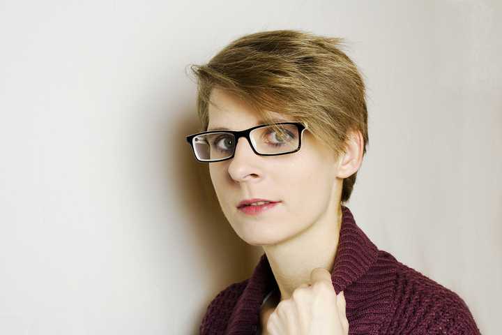 25岁,单眼近视100度,有必要戴眼镜吗?