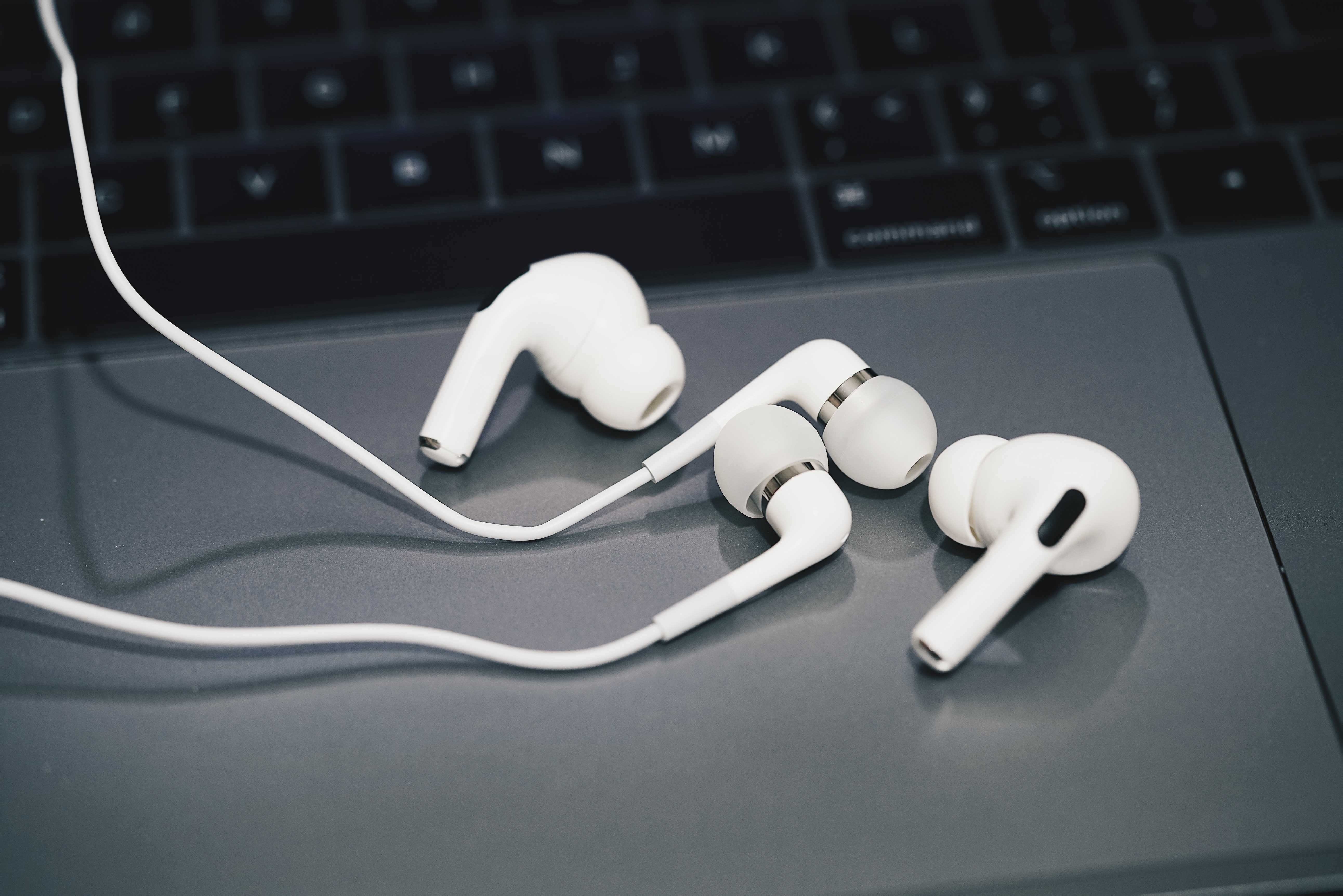 出头就离谱……这东西怎么看也值五六百苹果很多年前出的双楼式动铁