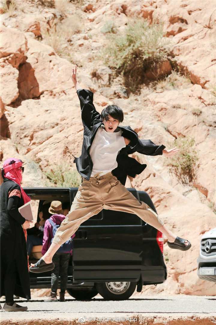 如何客观评价华晨宇,我天籁入坑现在看歌手想退了?