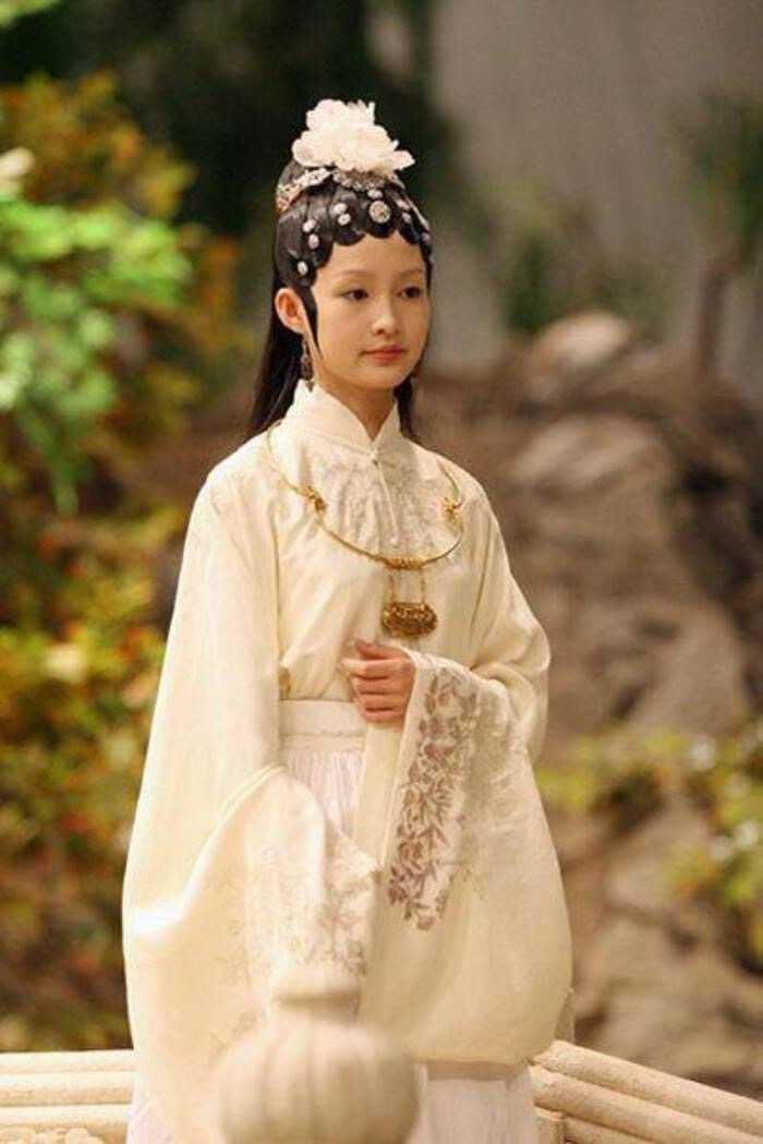 这是牡丹薛宝钗又不是老梅李宫裁!