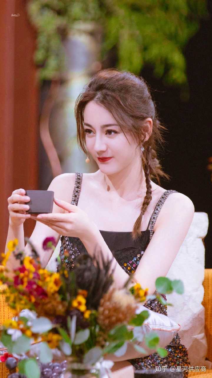 时尚大师我看了迪丽热巴那期了,对黑色主题那期很感兴趣节目.