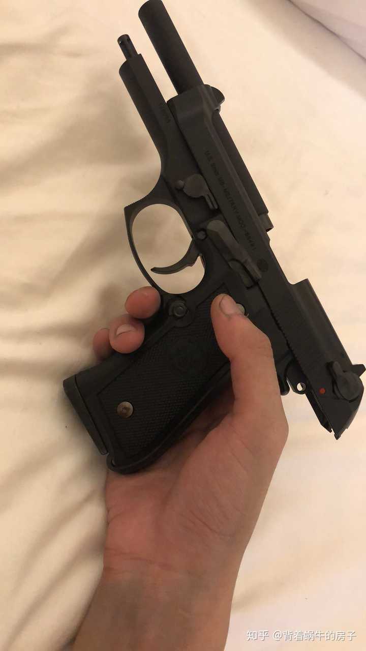 在日本玩生存游戏时拍摄的bb子弹玩具枪的照片,发送到国内的bbs上会被