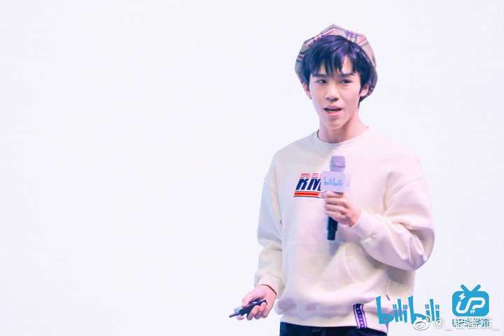 为什么b站游戏区up主都有很多女友粉(例如花少北某幻中国boy)?