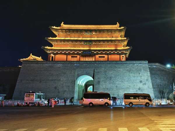 许多地方的仿古建设都失败了，但大同比较成功，谁能说出原因吗?