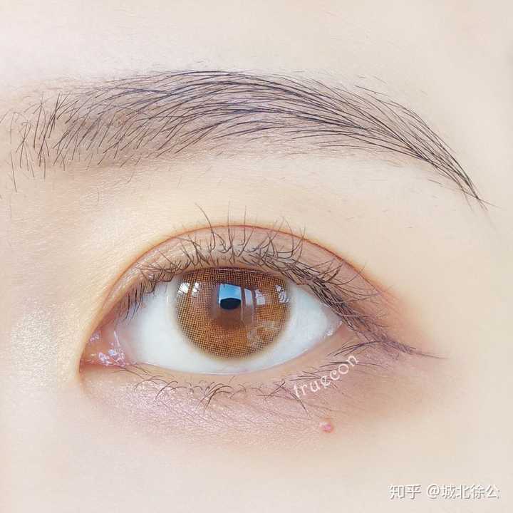 求推荐浅金琥珀色的美瞳?