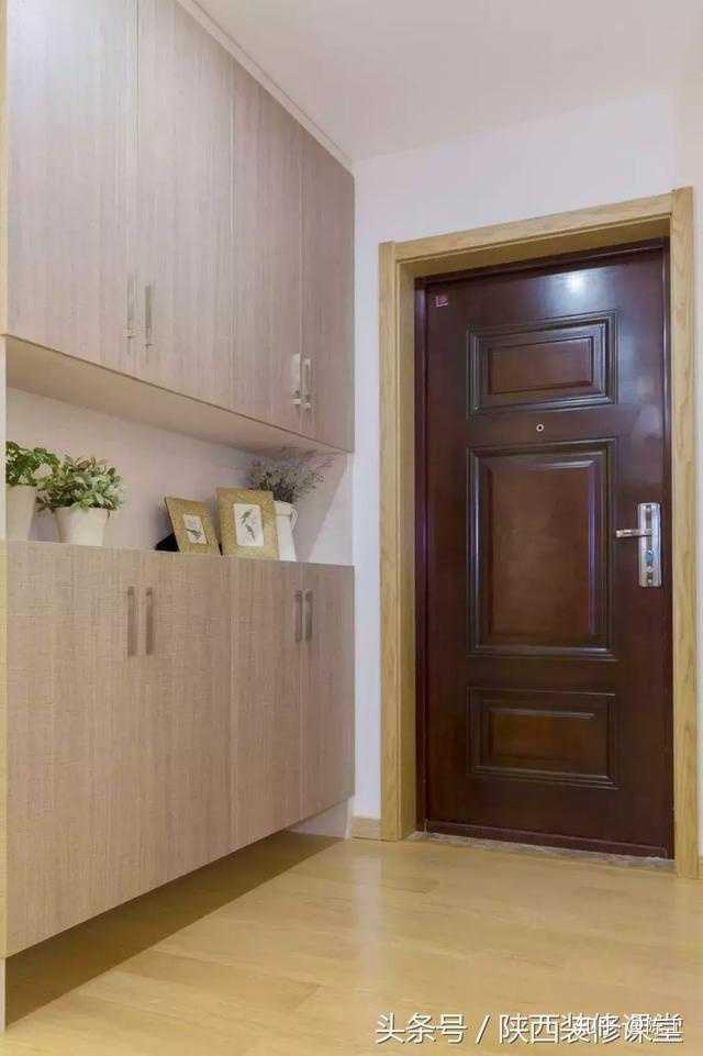 过道有横梁,不想吊顶,直接挂三盏吊灯,好吗?