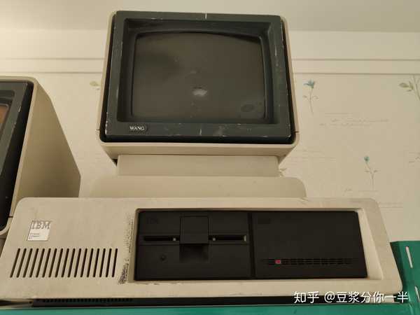 近期收藏的一些老古董电脑绿屏显示器