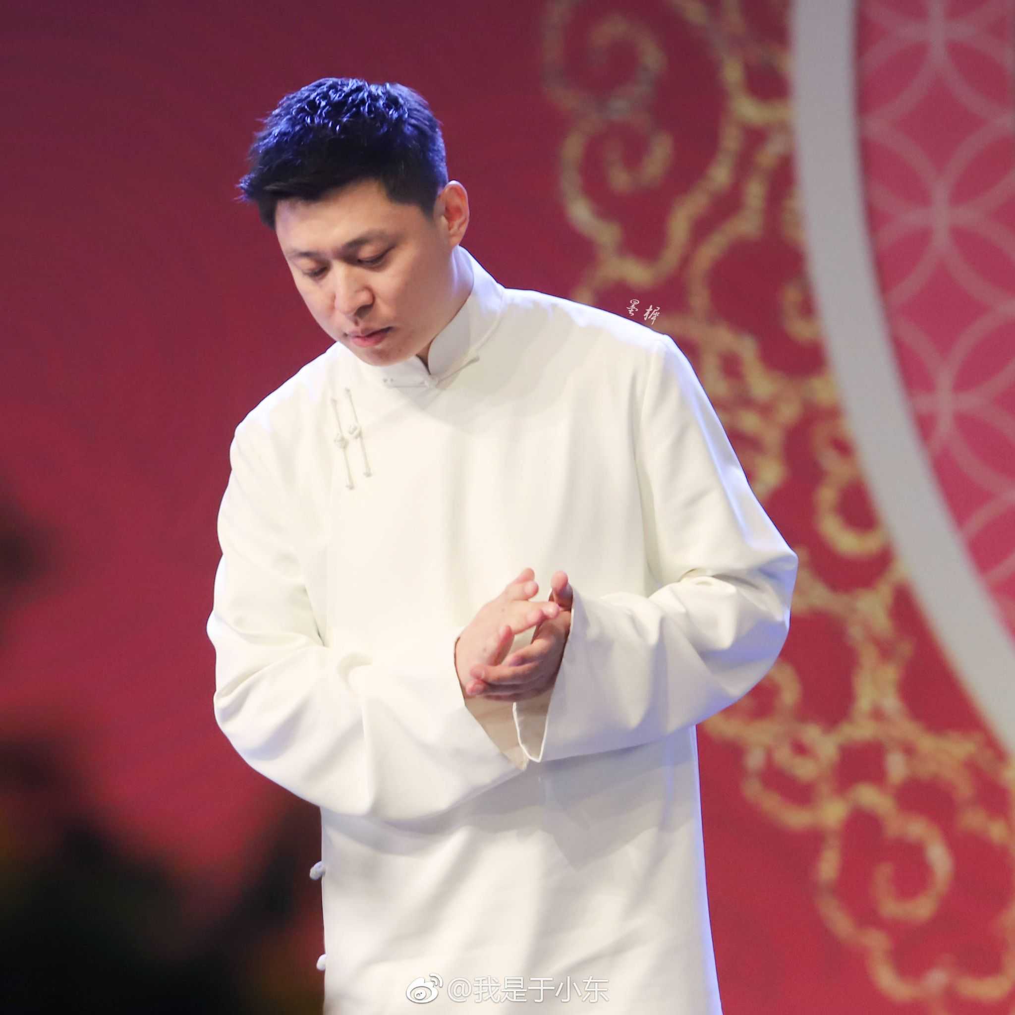 叫嚣着把德云社上下挑衅了个遍,没敢碰李鹤东还有近期,九郎羊上树,对