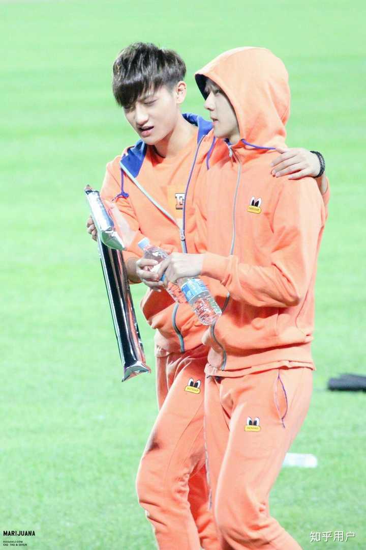 桃色/勋桃 "我能做好吗?"          "当然啦,你是谁啊!