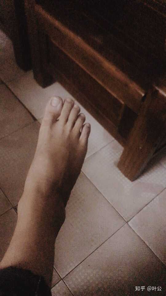 男孩子有一双好看的脚是一种什么样的体验?