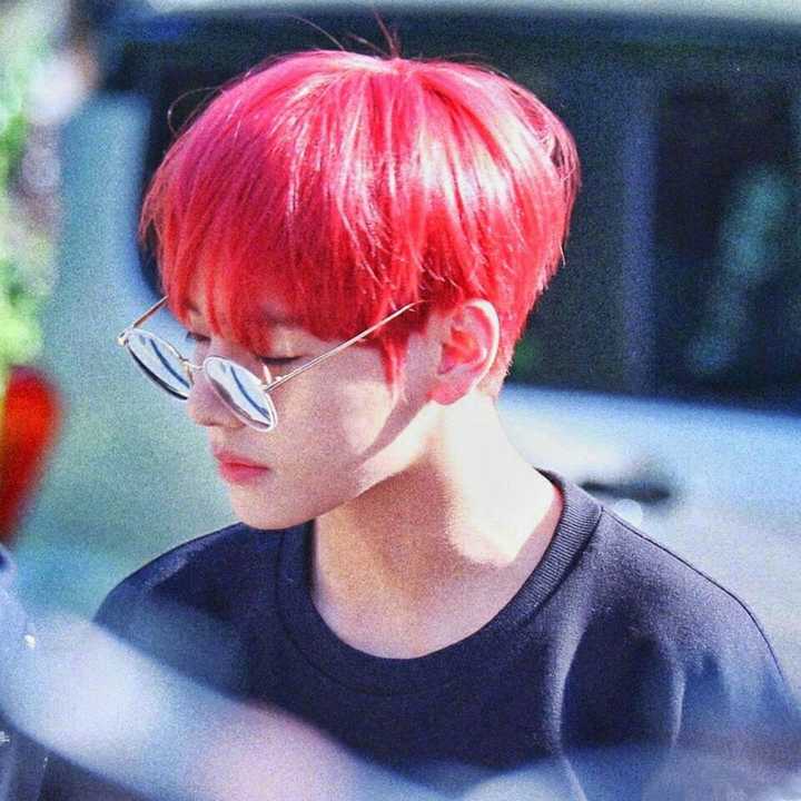 红发金泰亨我磕爆啊qnqnq(不知道动图能不能动orz