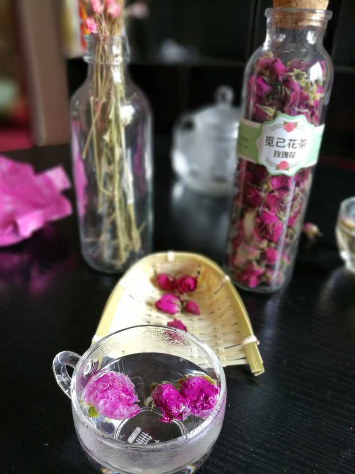 玫瑰花茶泡水应该是什么颜色 知乎 玫瑰花茶泡水应该是什么颜色 知乎