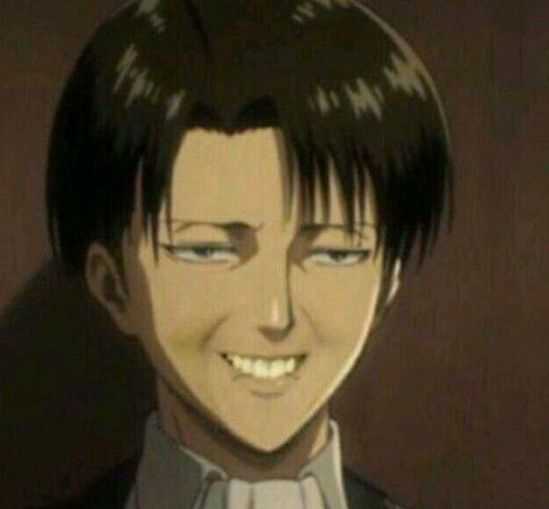 进击的巨人中兵长笑过吗