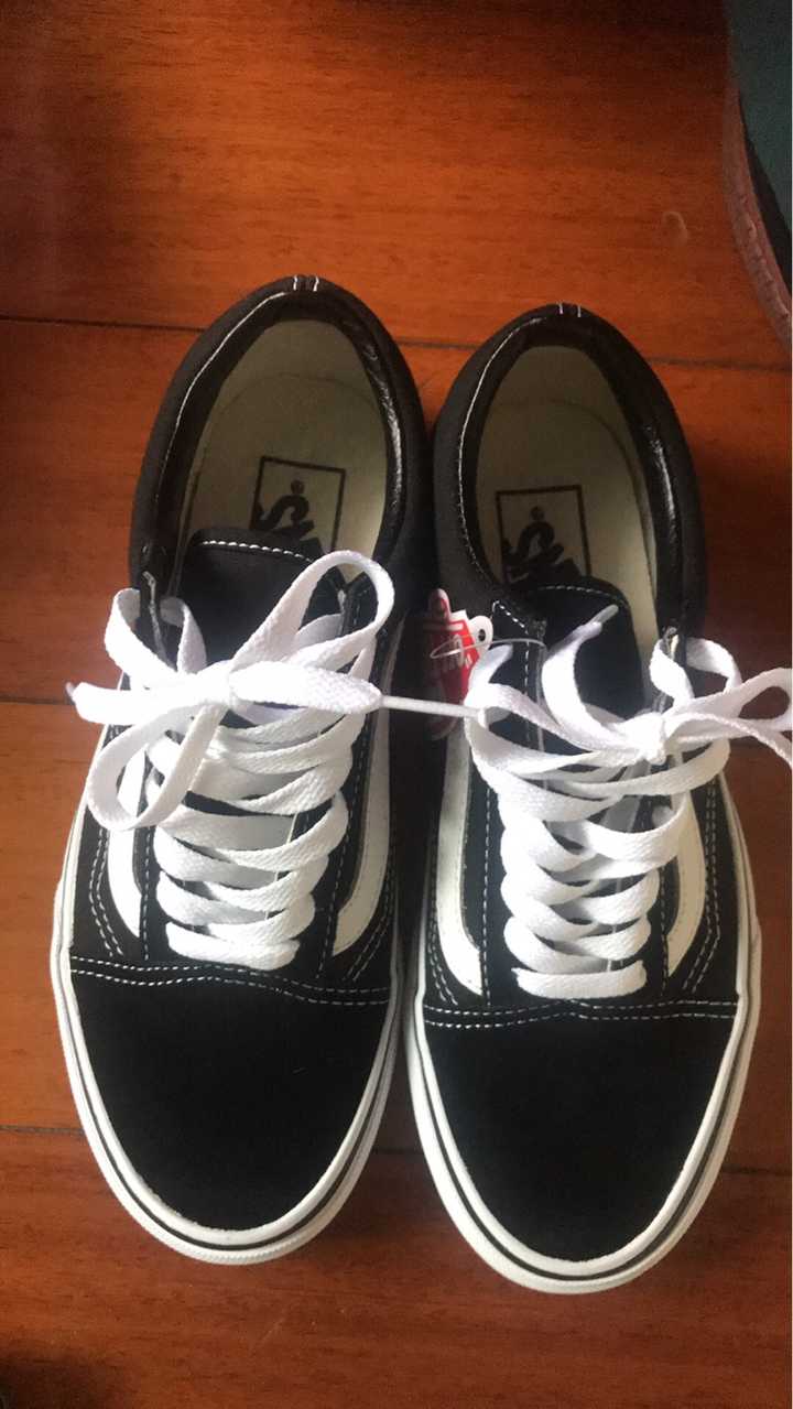 如何看待穿假鞋的人?