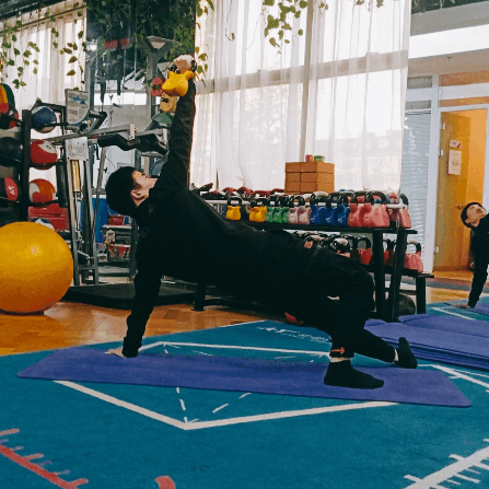 如何正确地练习土耳其起立 (turkish get-up) ?