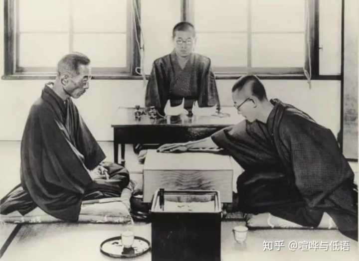   吴清源(右)挑战本因坊秀哉,1933年 >