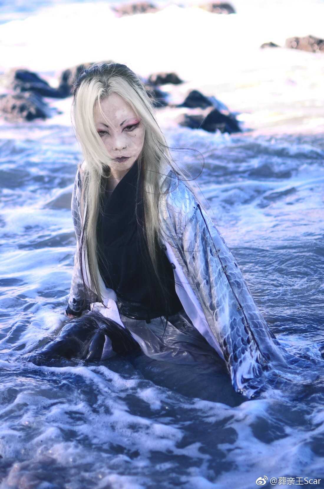 泻药 提名著名coser葬亲王 小时候于大火中严重烧伤 作品非常还原且