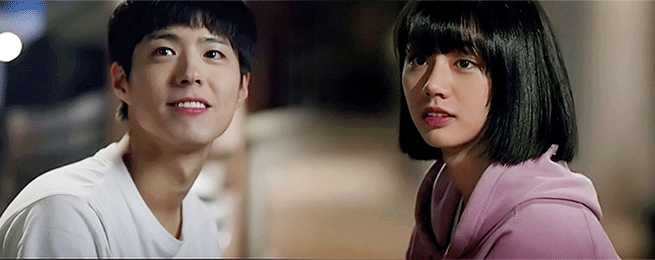 孤独和恐慌像是巨浪滚滚的海洋,一再迷失方向,又一再强迫自己从不断的