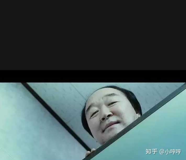 不知道大家有没有看过熔炉……因为电影里的这个校长在上厕所就一直会