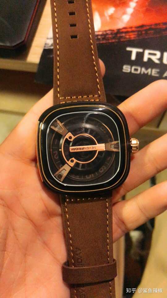 刚买的一个sevenfridaym2/02 请网友辨别一下真假?