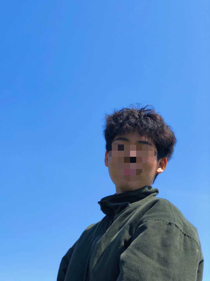 有哪些适合自然卷的发型(男生)?